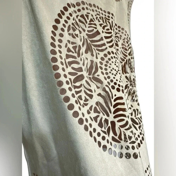 Liberty Garden beige laser cut pattern sleeveless top NWOT - Picture 3 of 8